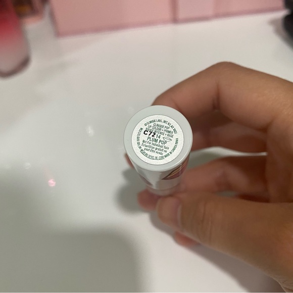Clinique Pop Lip Colour + Primer Lipstick Shade 14 Plum Pop - Picture 2 of 2
